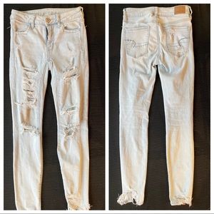American Eagle Light Wash Jeans